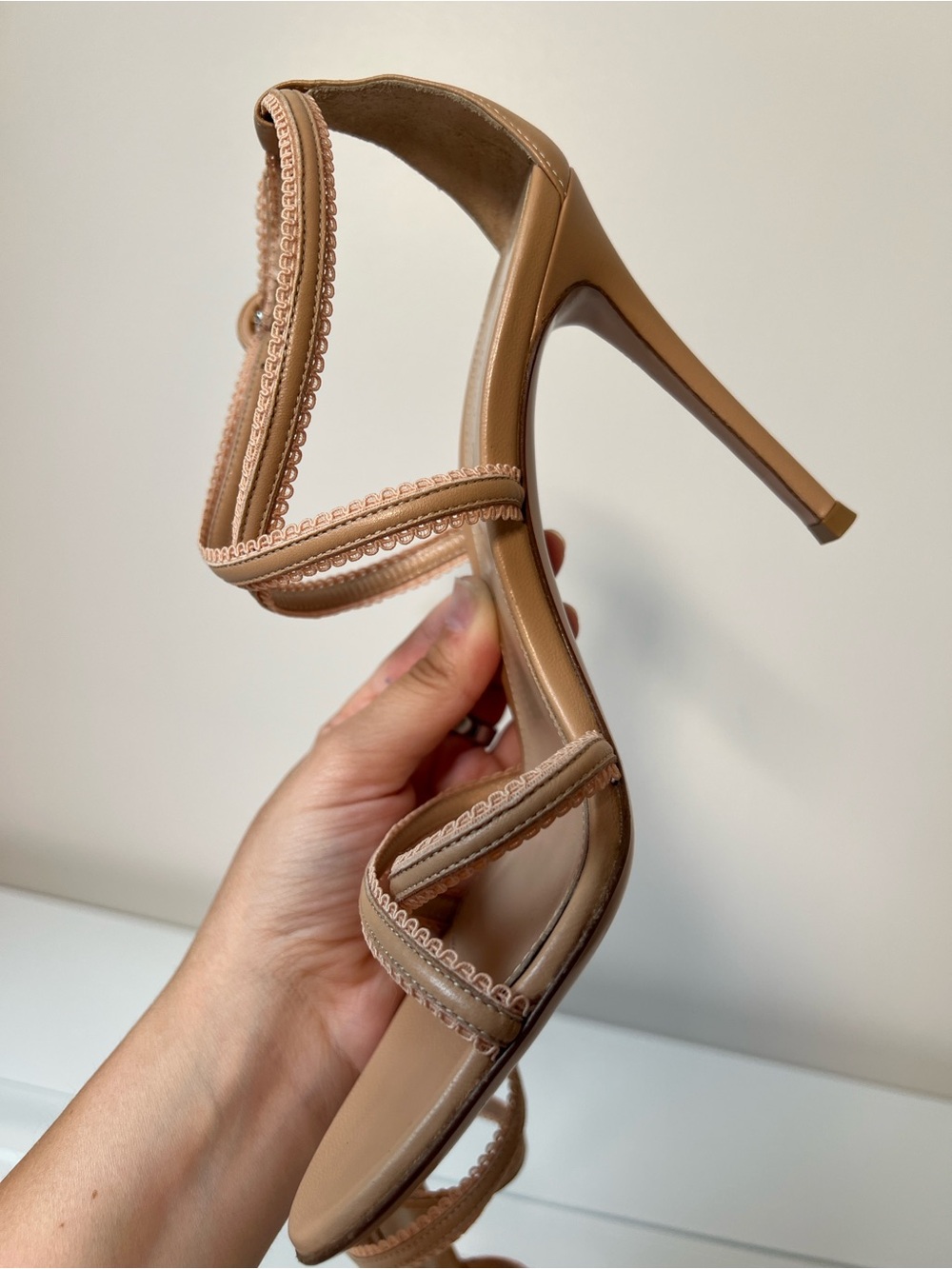 Gianvito Rossi Women’s Daphne Powder Strappy Heel. 37.5 - Picture 6 of 6
